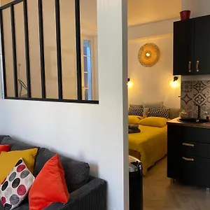 https://apt-le-coeur-de-loulou-en-luberon.fr-provencehotel.com