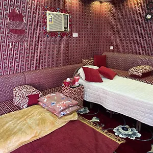 شقة Modernistic Antique
